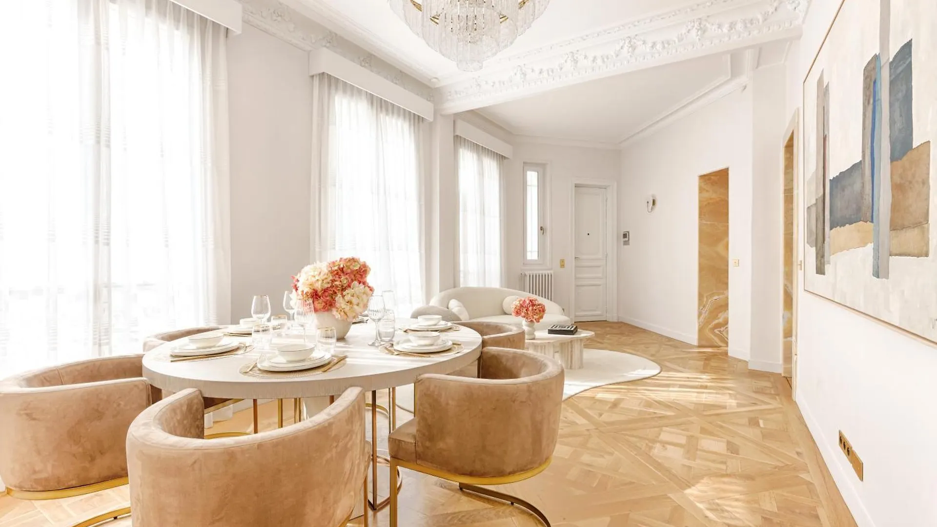 Appartement Artistique De Luxe 3 Chambres Sur Champs Elysee Paris 0*,  France