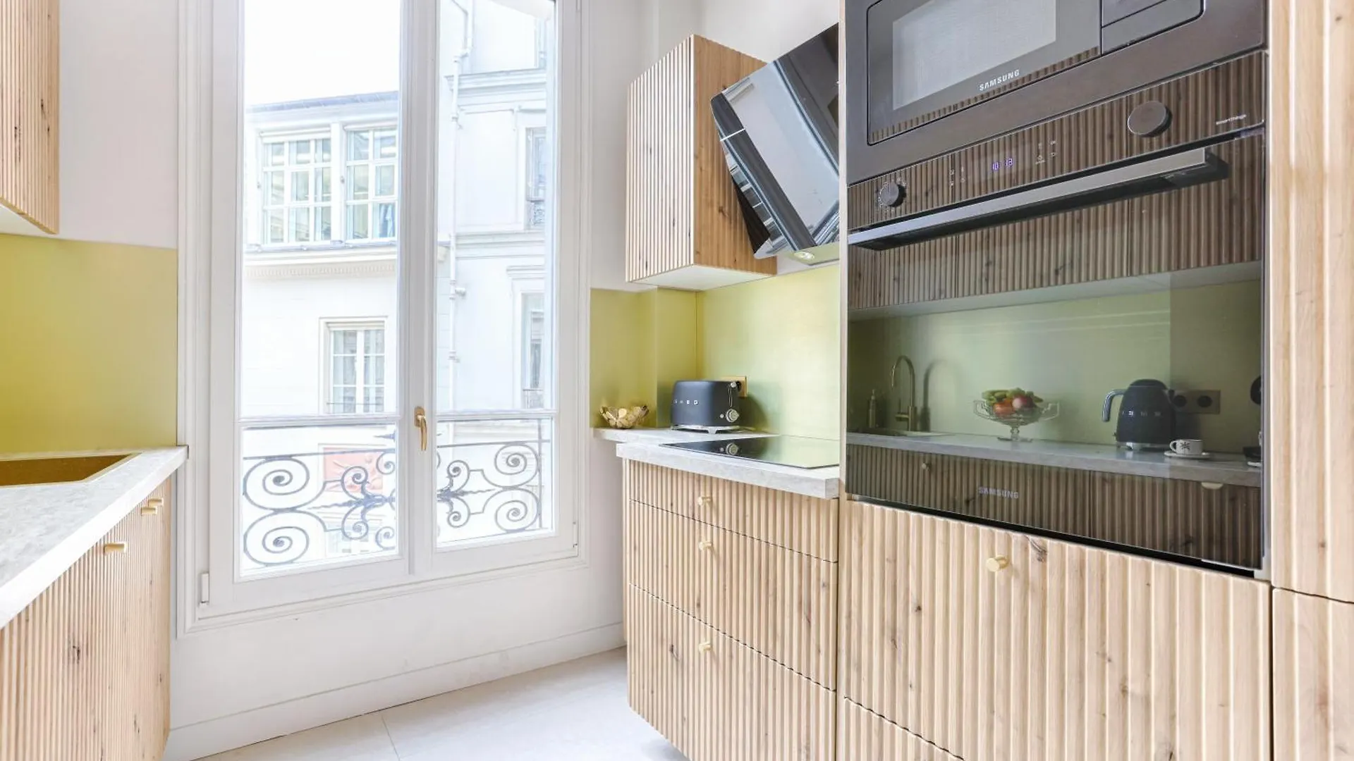 Apartment Appartement Artistique De Luxe 3 Chambres Sur Champs Elysee Paris