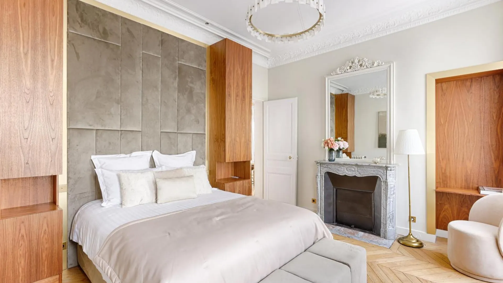 Apartment Appartement Artistique De Luxe 3 Chambres Sur Champs Elysee Paris