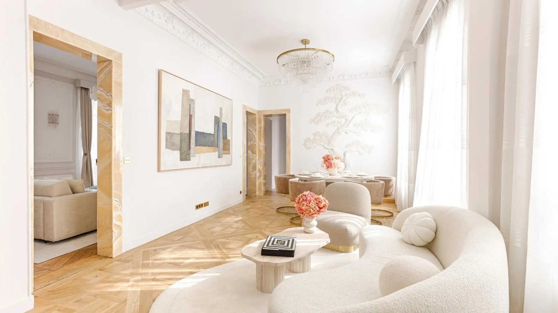 Appartement Artistique De Luxe 3 Chambres Sur Champs Elysee contacts
