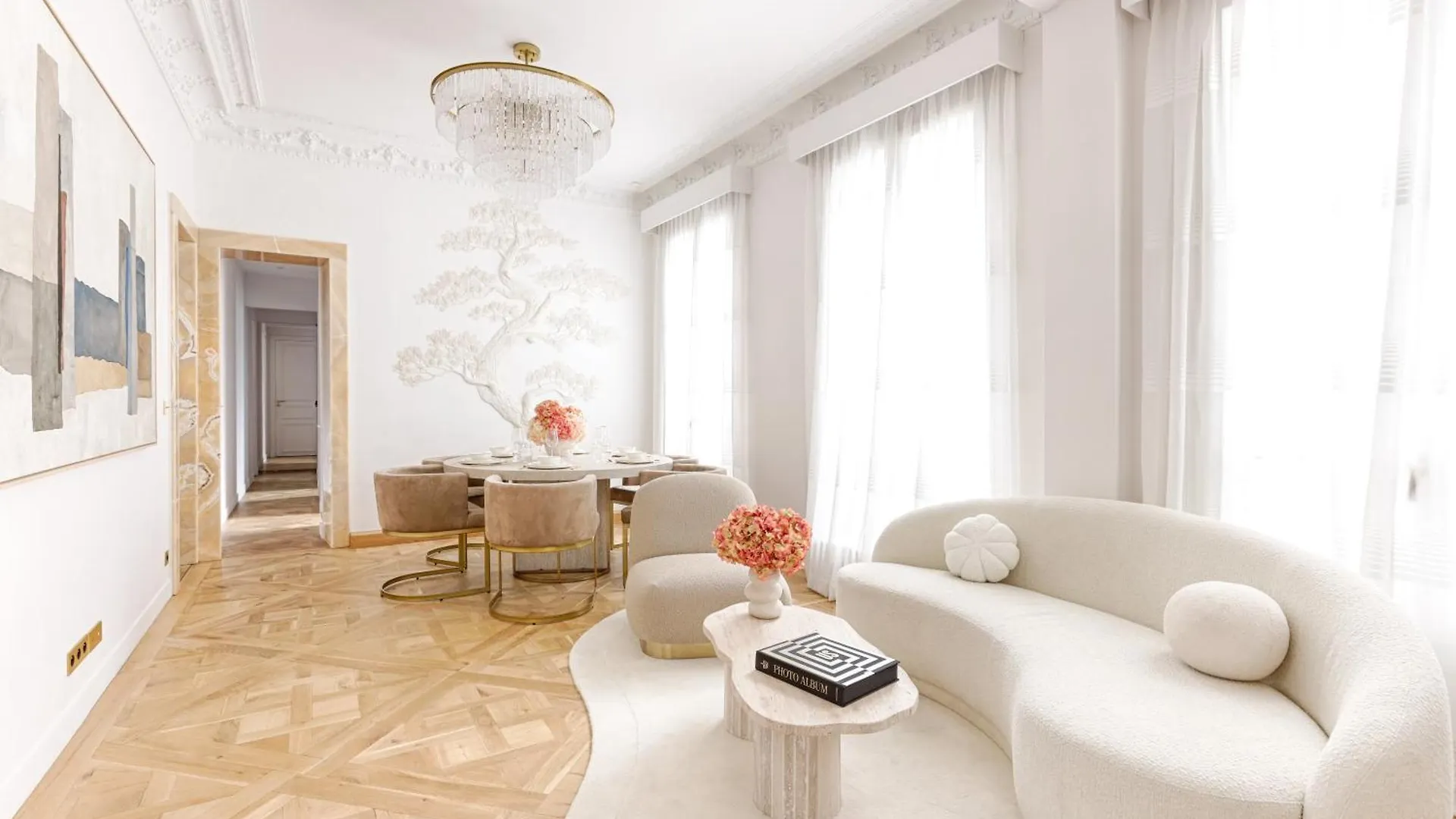 Appartement Artistique De Luxe 3 Chambres Sur Champs Elysee Paris Apartment